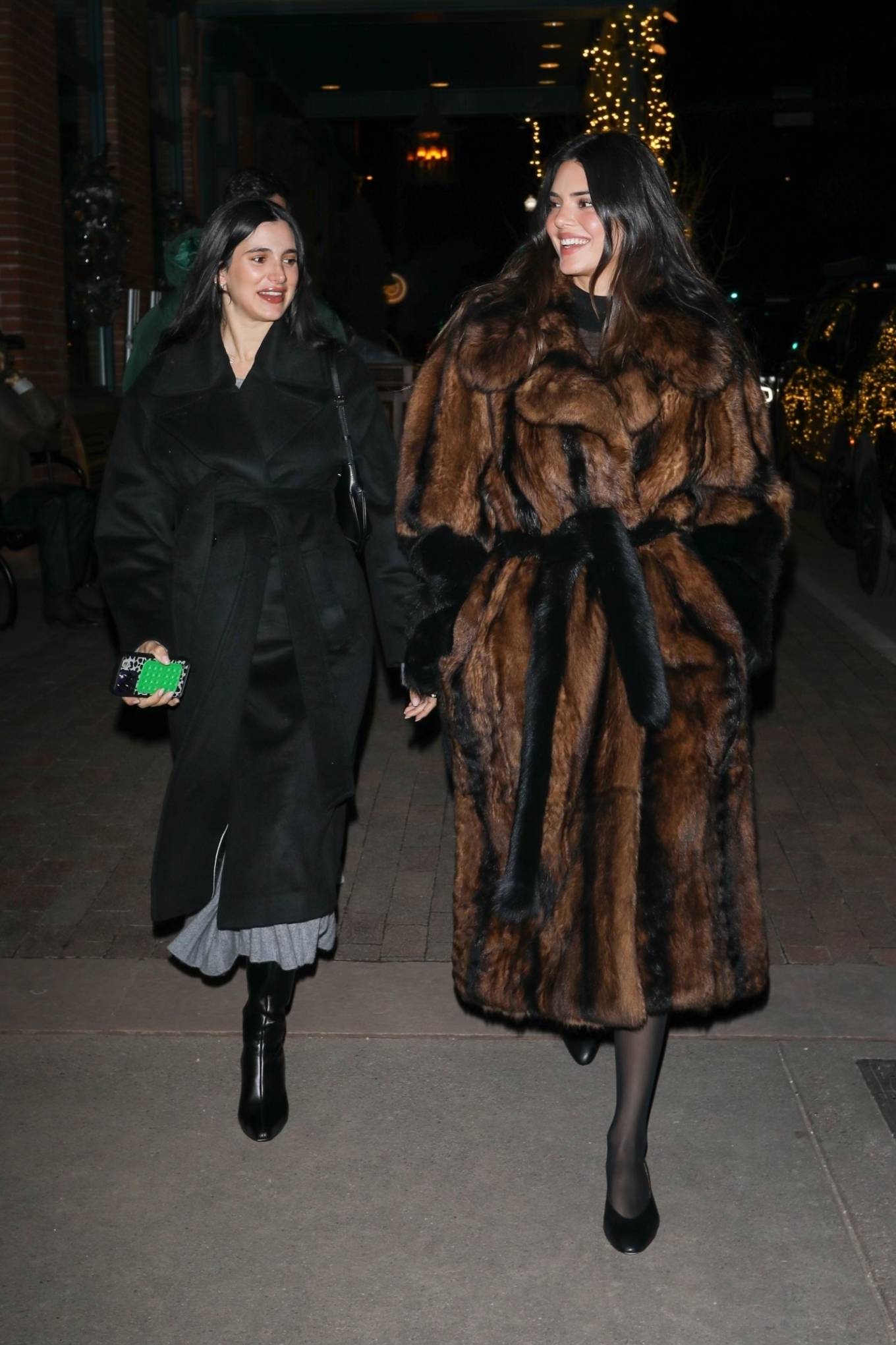 Kendall Jenner 2023 : Kendall Jenner – With Lauren Perez and David Waltzer out in Aspen-13