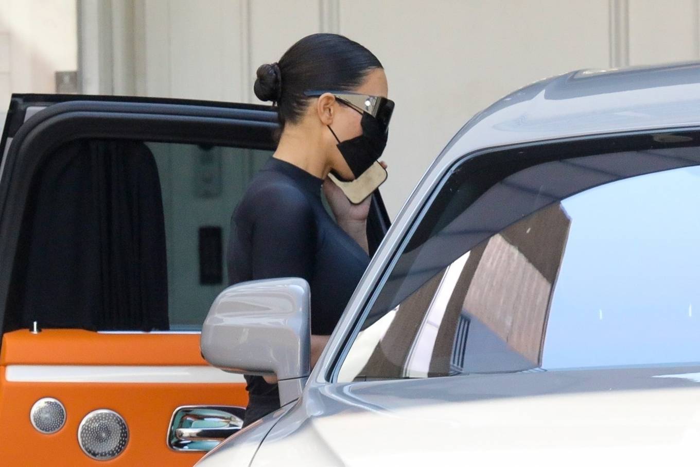 Kim Kardashian 2021 : Kim Kardashian – In all black leggings out in Beverly Hills-04