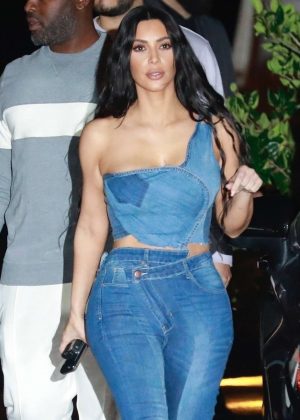 Kim Kardashian in Jeans at Nobu in Malibu