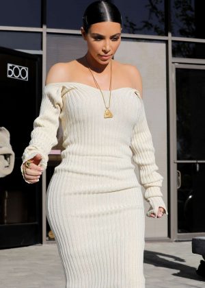 Kim Kardashian Leaves the studio in Westlake