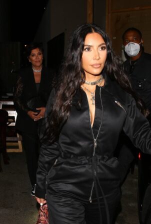 Kim Kardashian - Leaving Craig's after dinner in West Hollywood
