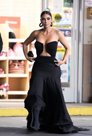 Kim Kardashian - Seen after coming from Paris Hilton's wedding