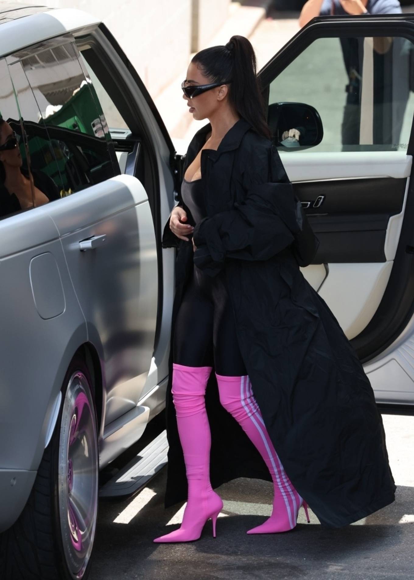 Kim Kardashian 2023 : Kim Kardashian – With Khloe Take their girls to the Barbie store in Santa Monica-14
