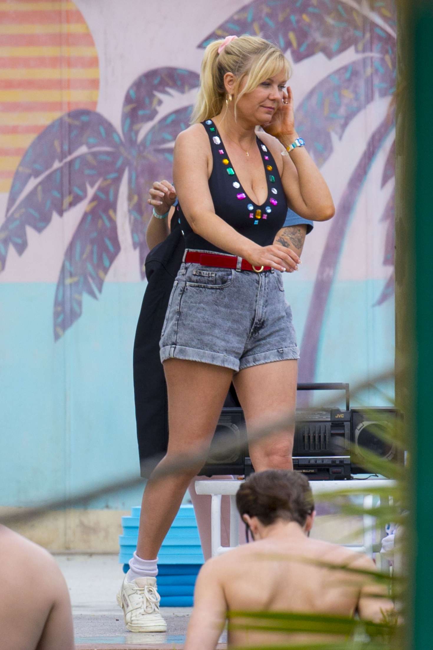 Kirsten Dunst Filming On Becoming A God In Central Florida Gotceleb