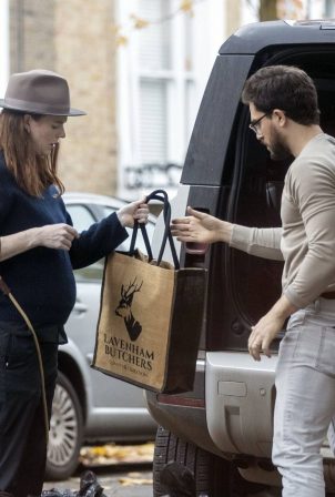 Kit Harrington and Rose Leslie - Seen loading luggage into their car in London