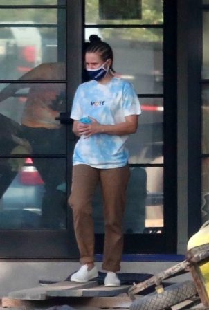Kristen Bell - Wearing a Vote T-Shirt in Los Feliz