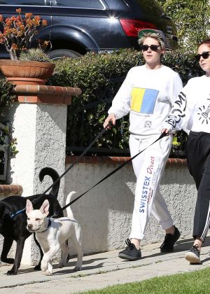 Kristen Stewart and Sara Dinkin - Hiking with their dogs in Los Angeles