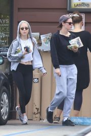 Kristen Stewart and Sara Dinkin - Leaving a grocery store in Los Angeles