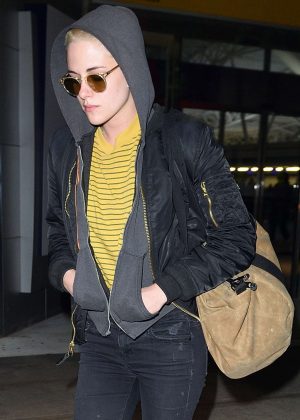 Kristen Stewart Arrives at JFK Airport in NYC