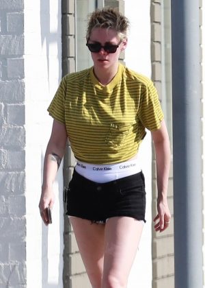 Kristen Stewart in Denim Shorts - Leaving the spa in Los Angeles