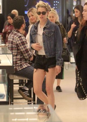 Kristen Stewart - Shopping at the Chanel store in Beverly Hills