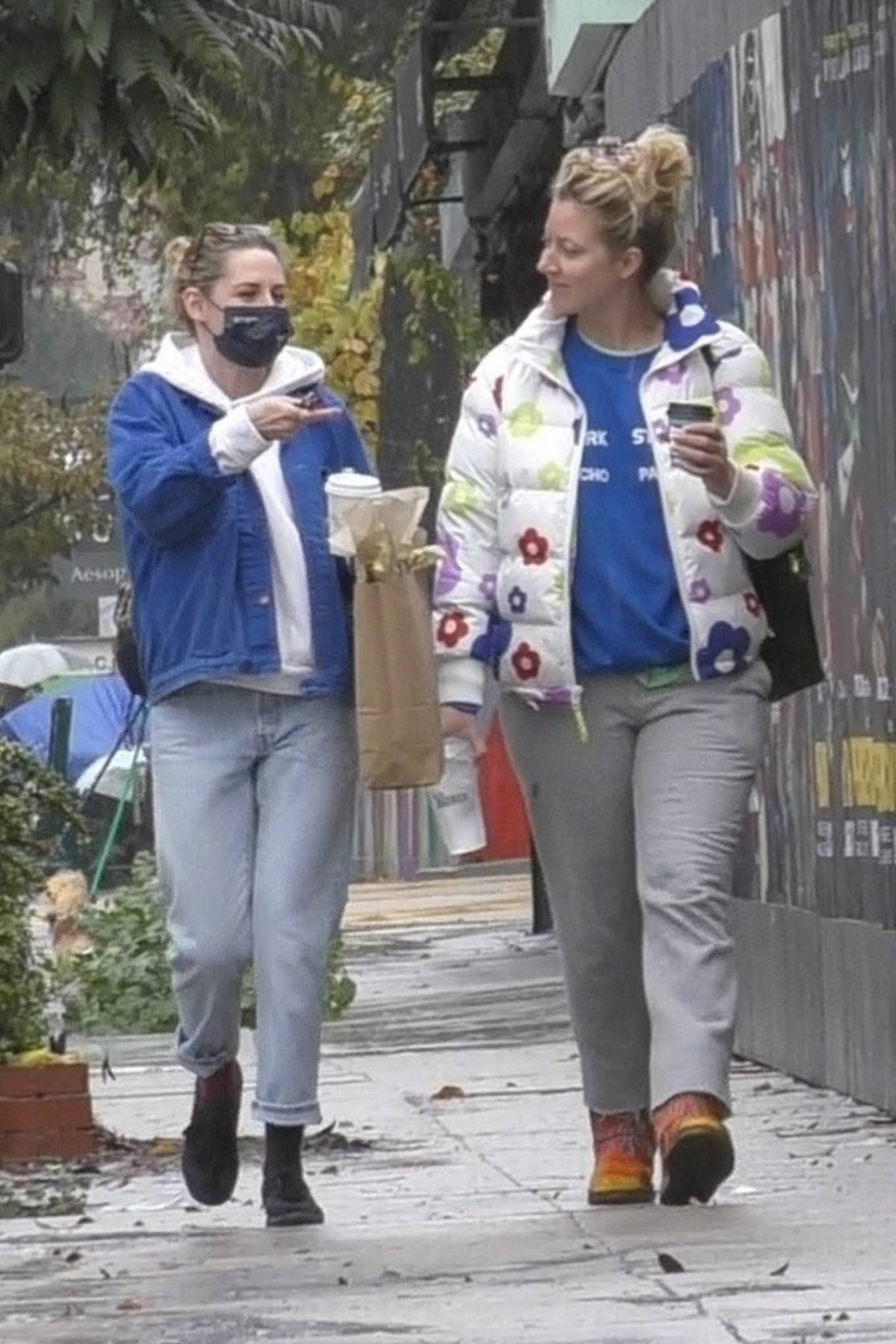 Kristen Stewart 2021 : Kristen Stewart – steps out for a shopping in Los Angeles-02