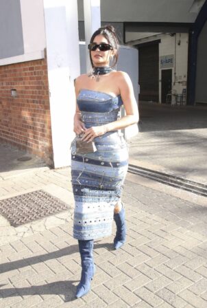 Kylie Jenner - Arrives at the Sun Studios in London