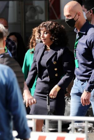 Lady Gaga - As 'Black Widow' Patrizia Reggiani arrives on the set of 'House of Gucci' in Rome