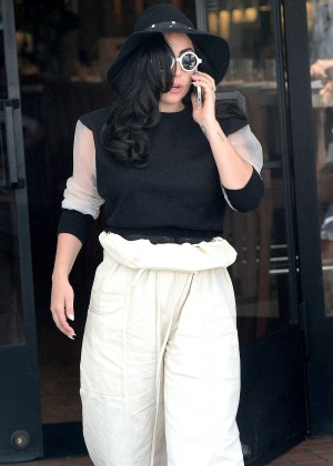 Lady Gaga - Lunch at Fig and Olive in Los Angeles