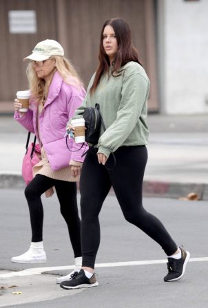 Lana Del Rey - Seen with her mother in Los Angeles