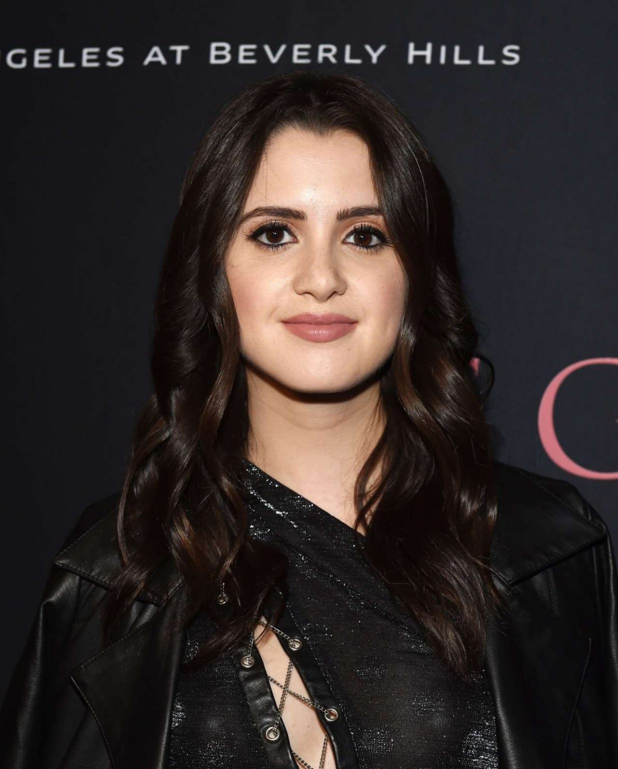 Index of /wp-content/uploads/photos/laura-marano/regard-magazine-s-10