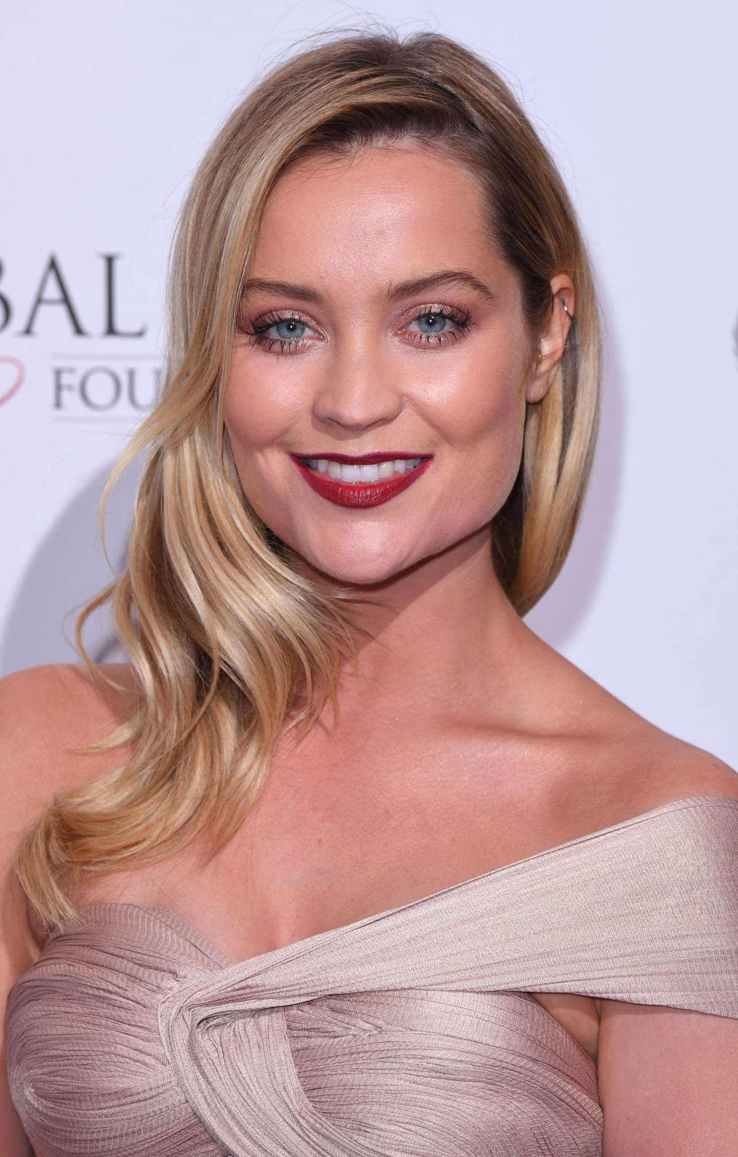 Laura Whitmore: The Global Gift Gala 2016 -06 | GotCeleb