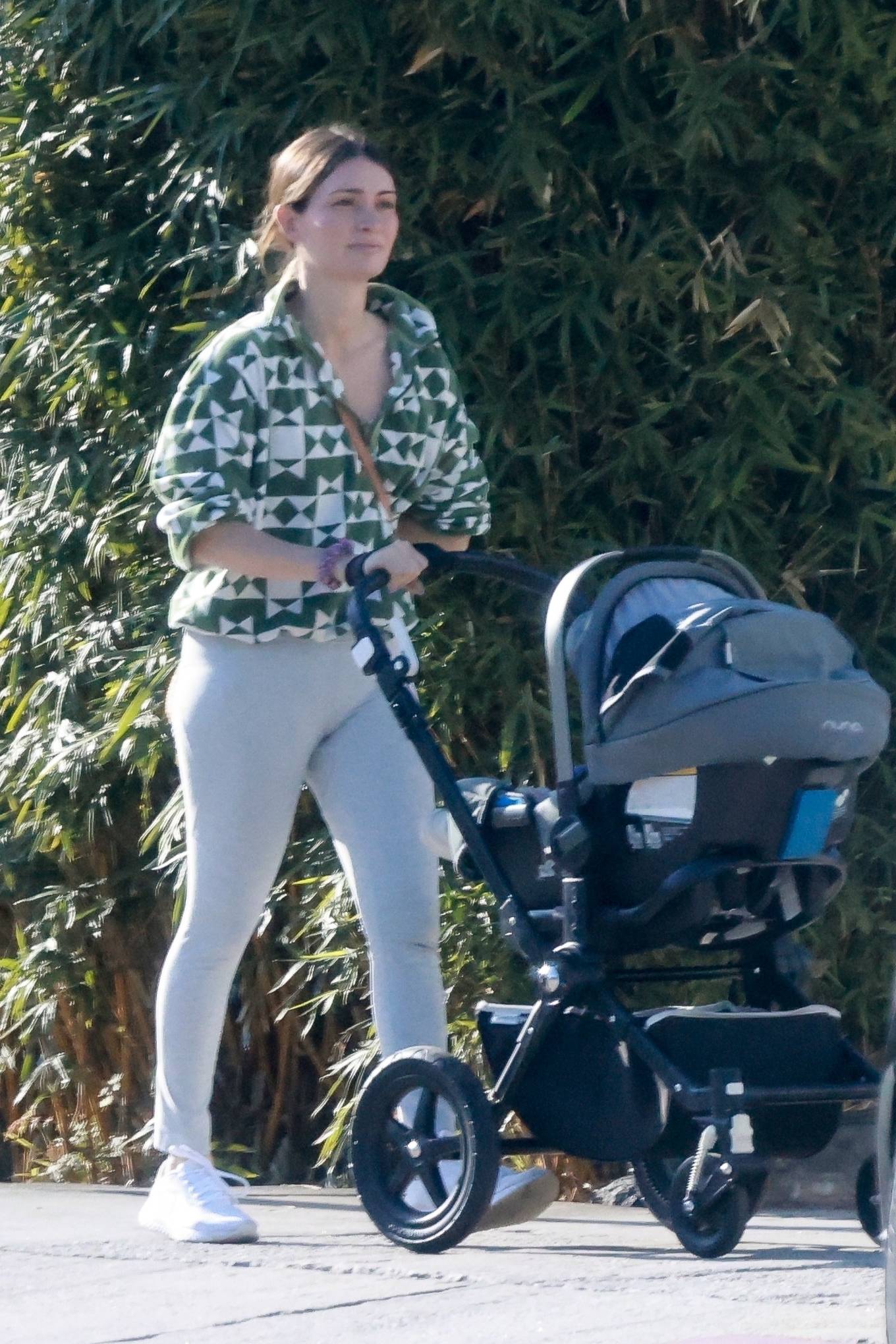 Lauren Parsekian 2023 : Lauren Parsekian – Going out for a morning stroll with her little one in Los Angeles-01
