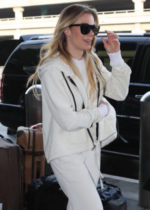 LeAnn Rimes - Arrives at LAX Airport in LA