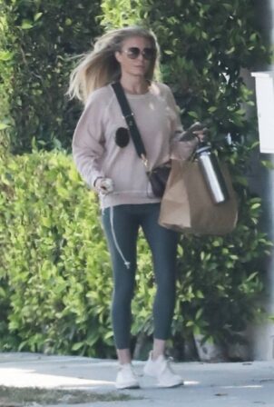 LeAnn Rimes - Exiting a hair salon in Beverly Hills
