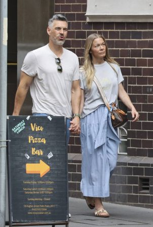 LeAnn Rimes - Heads out in Sydney's Surry Hills for dinner