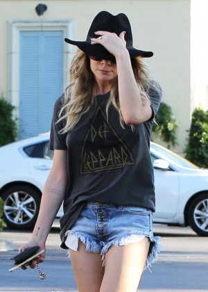 Leann Rimes in Shorts Out in Calabasas