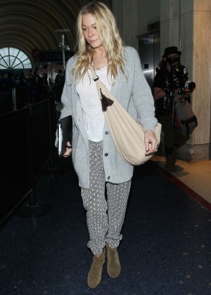 LeAnn Rimes - LAX Airport in Los Angeles