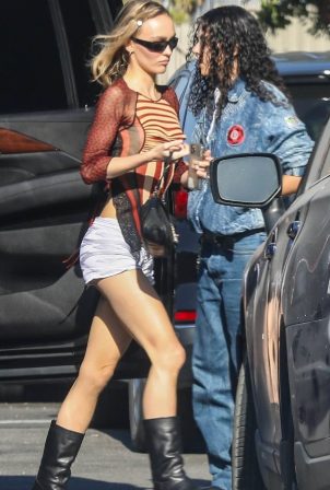 Lily Rose Depp - Seen on a lunch date with girlfriend rapper 070 Shake in Los Angeles