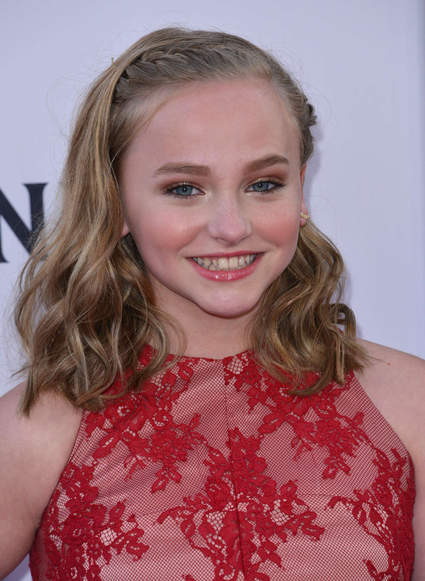 Madison Wolfe: The Conjuring 2 Premiere -02 – GotCeleb