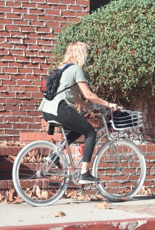 Malin Akerman - Bike ride near her Los Feliz home