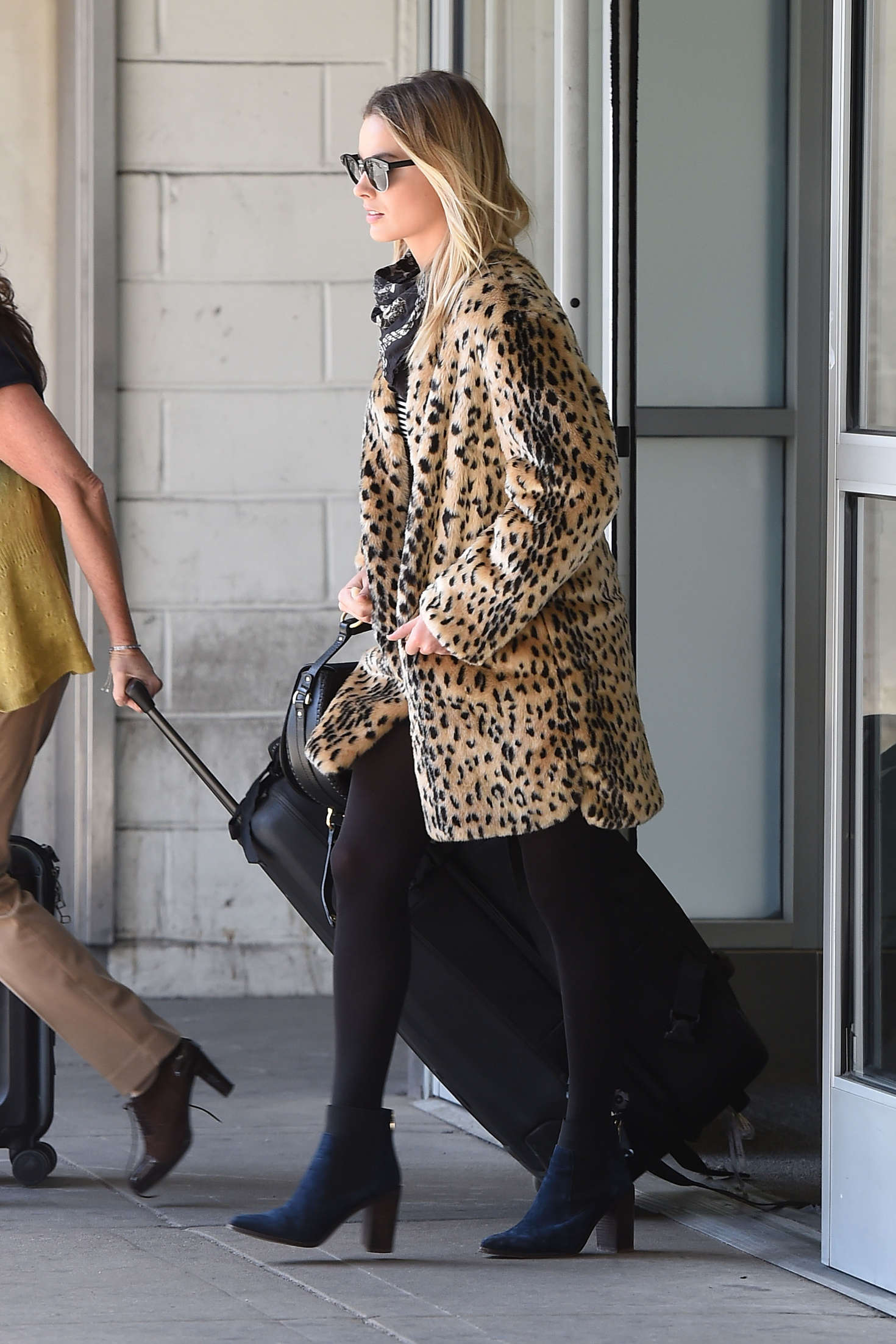 Margot Robbie: Arriving at JFK Airport -04 | GotCeleb