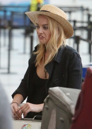Margot Robbie at Toronto International Airport