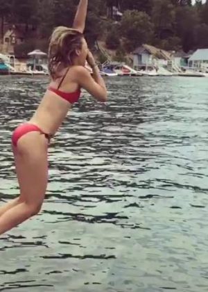 Maria Sharapova in Bikini - Personal Pics
