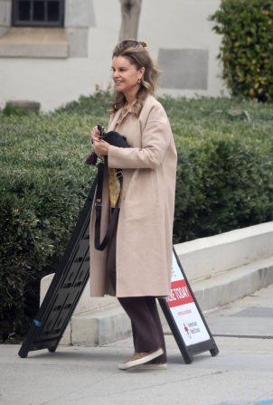 Maria Shriver - Seen out in Los Angeles