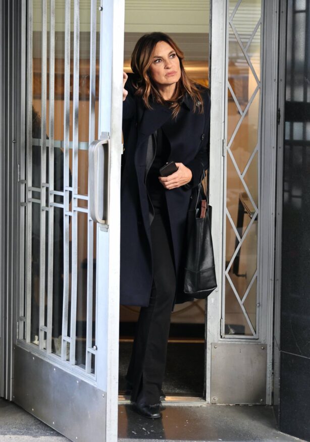 Index Of Wp Content Uploads Photos Mariska Hargitay On Set Of Law And