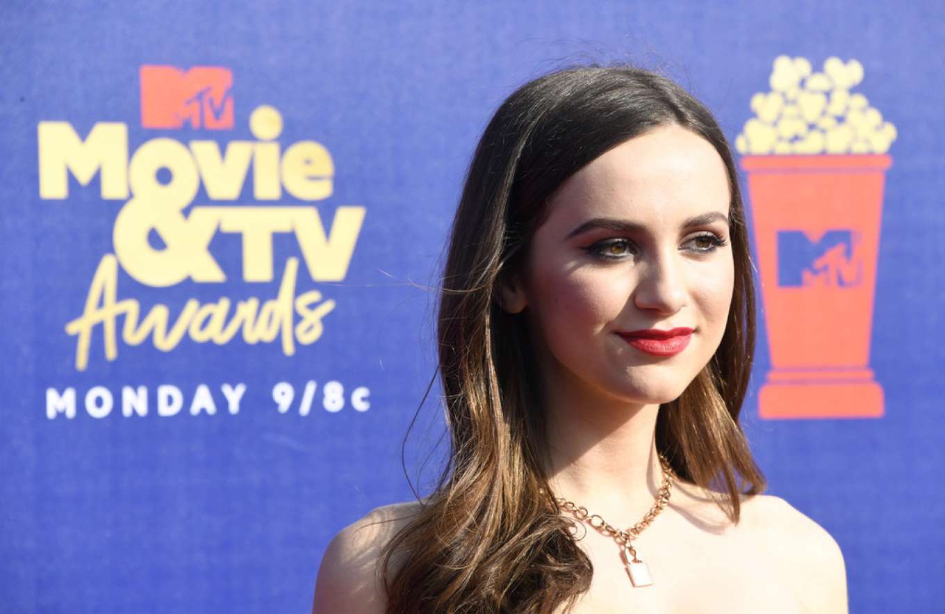 Maude Apatow: 2019 MTV Movie and TV Awards Red Carpet in Santa Monica