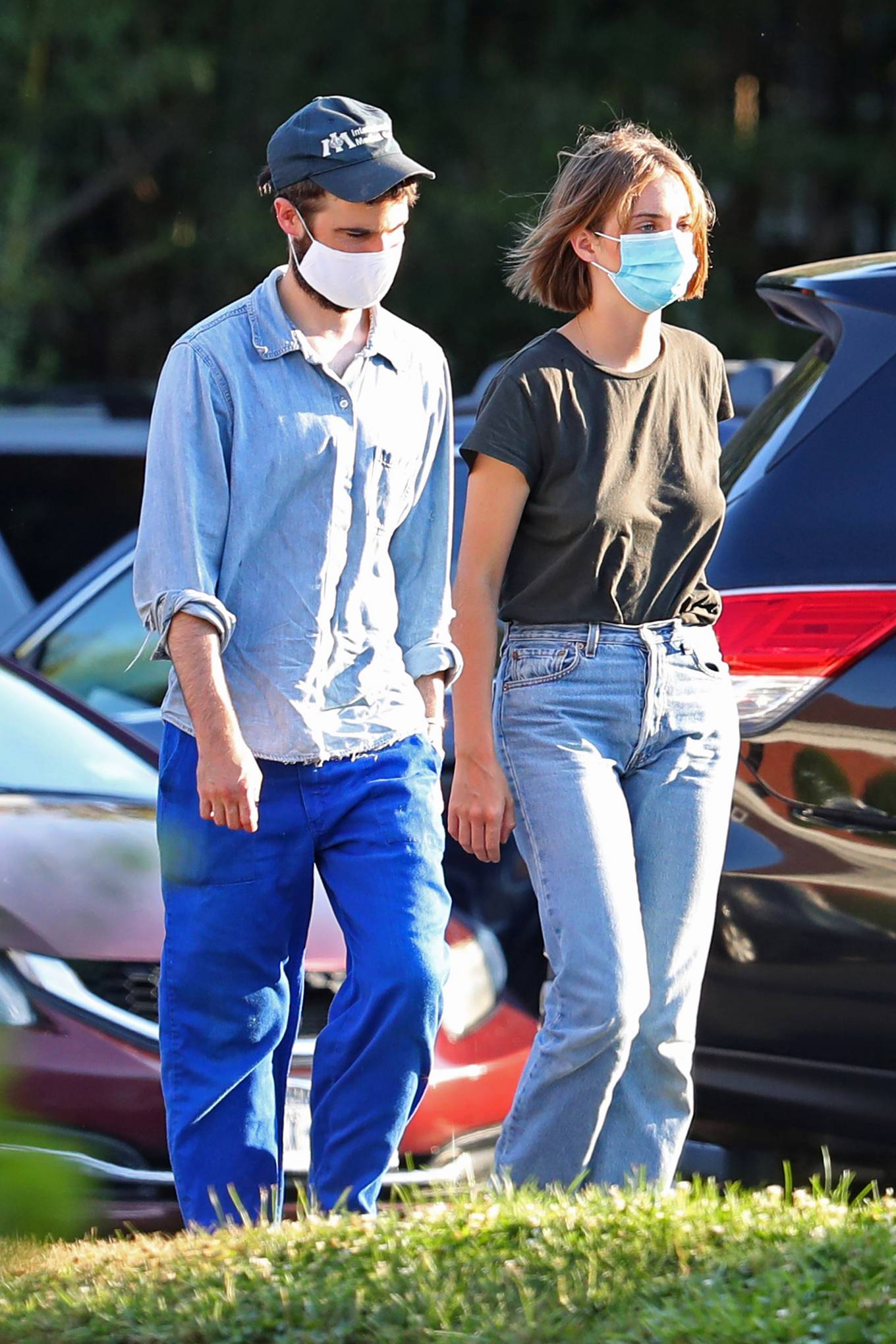 Maya Hawke and Tom Sturridge – Seen at a CVS in The Hamptons