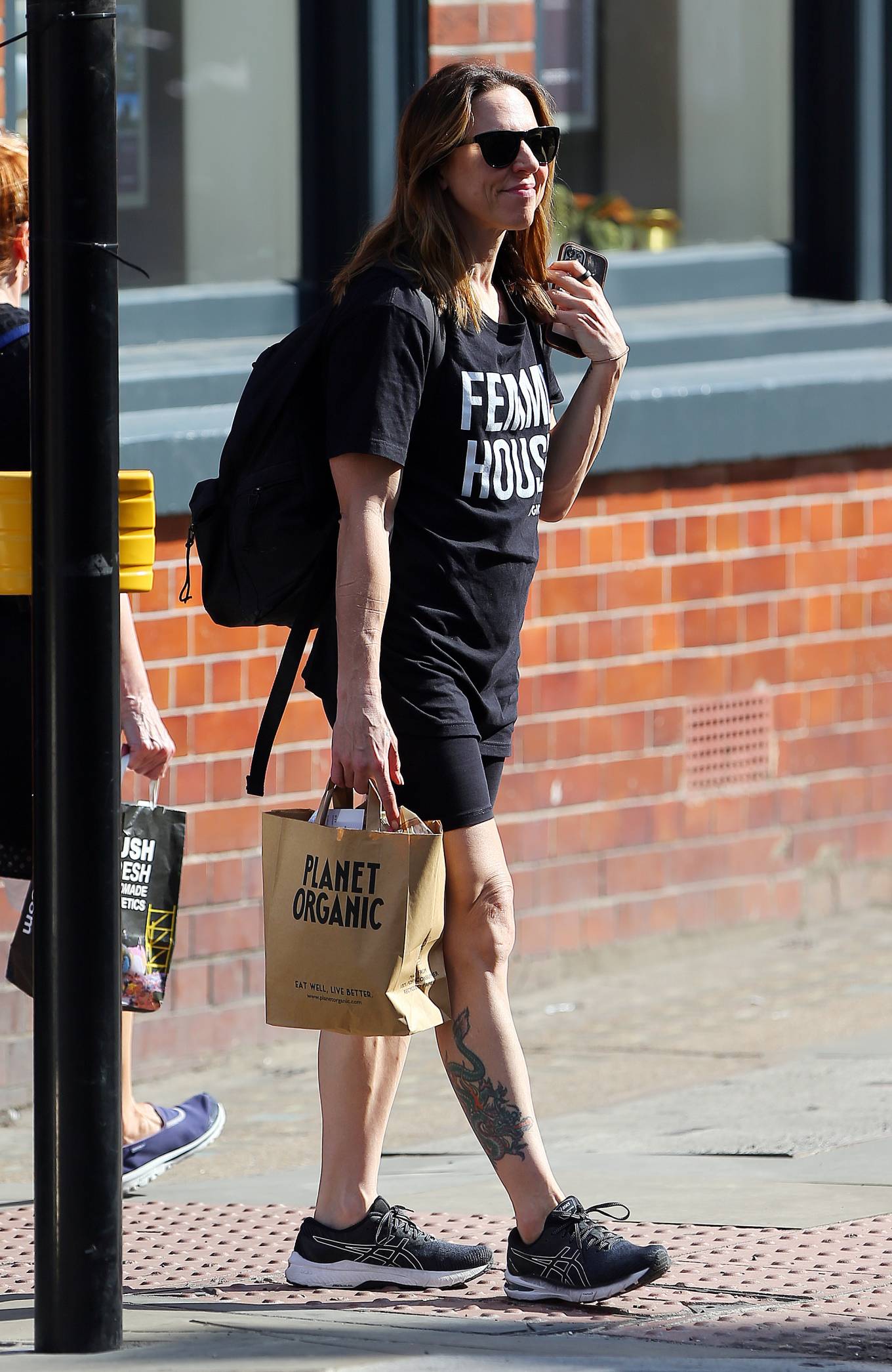 Index of /wp-content/uploads/photos/melanie-chisholm/shopping-candids