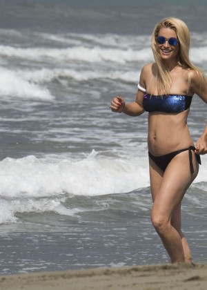 Michelle Hunziker Wearing Bikini On The Beach In Italy GotCeleb