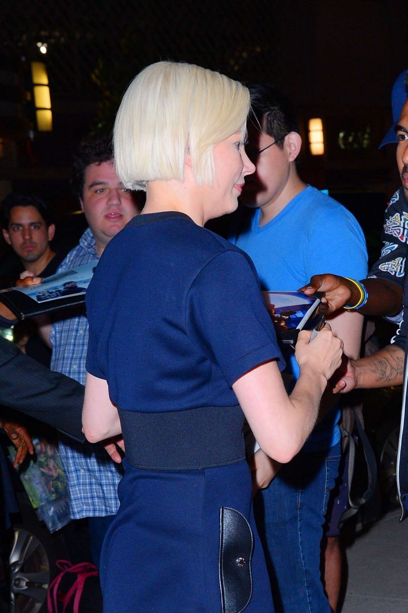 Michelle Williams - With fans outside the After the Wedding screening in  New York -03 | GotCeleb