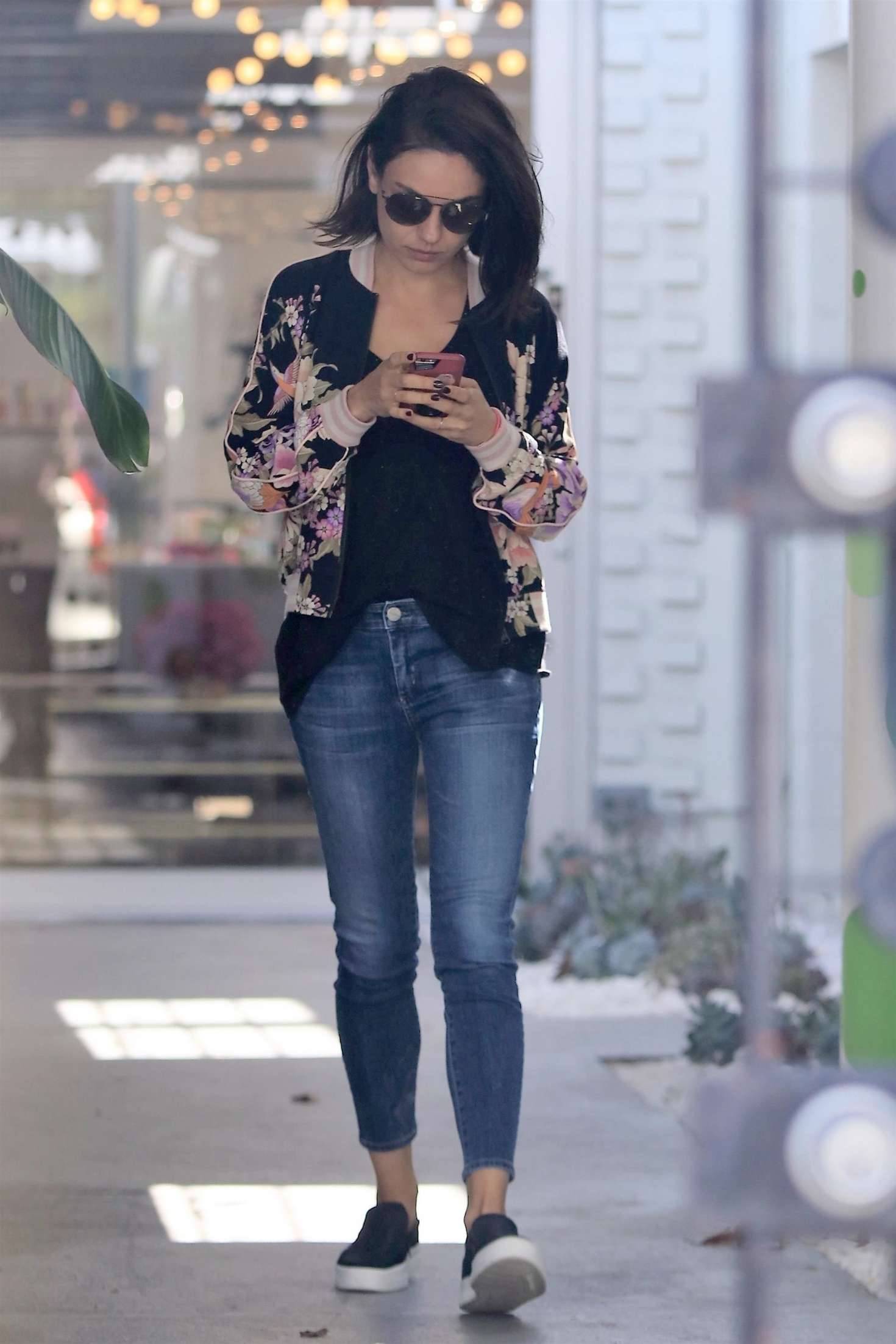 Mila Kunis in Jeans at the hair salon -20 | GotCeleb