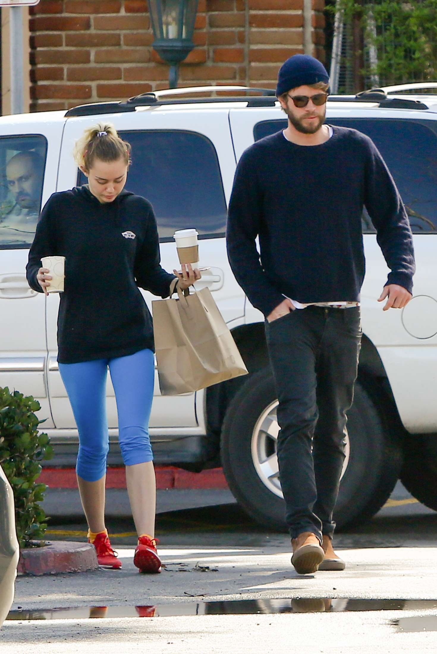 Miley Cyrus 2017 : Miley Cyrus and Liam Hemsworth at Ollo restaurant -19