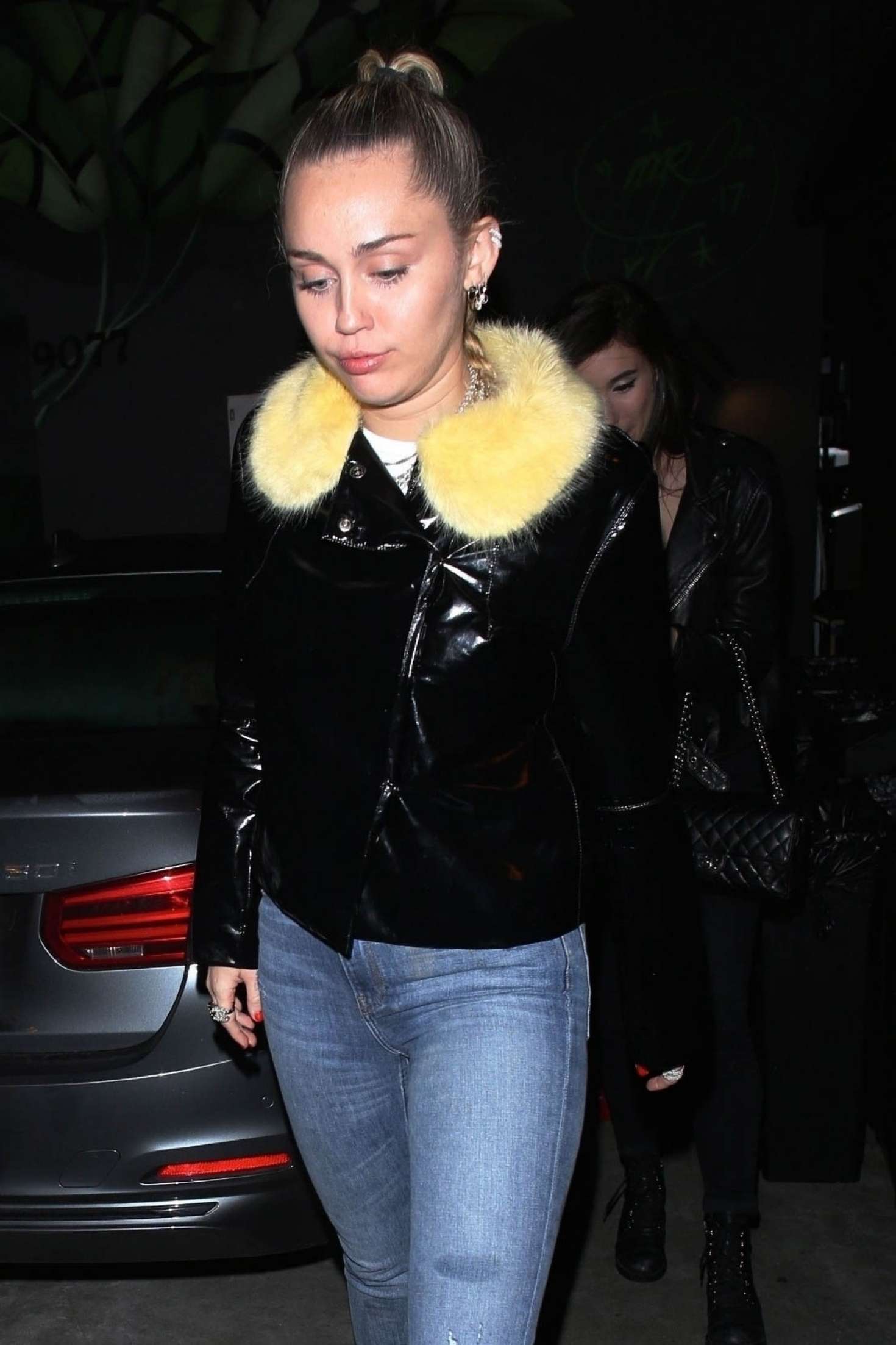 Miley Cyrus 2019 : Miley Cyrus in Jeans: Exiting from TomTom Bar -08