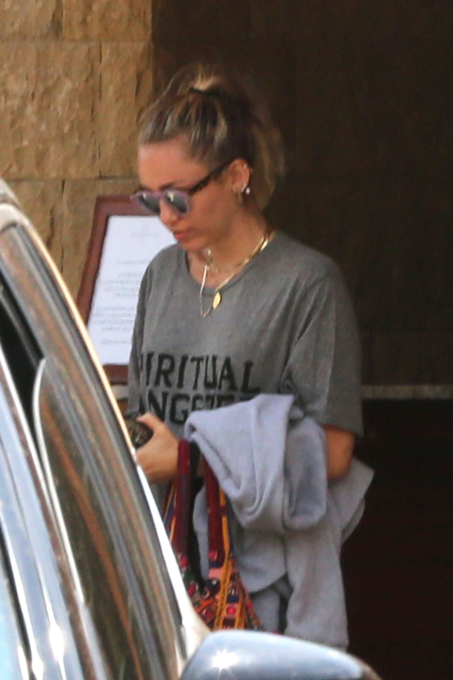 Miley Cyrus 2017 : Miley Cyrus: Leaving Soho House -11