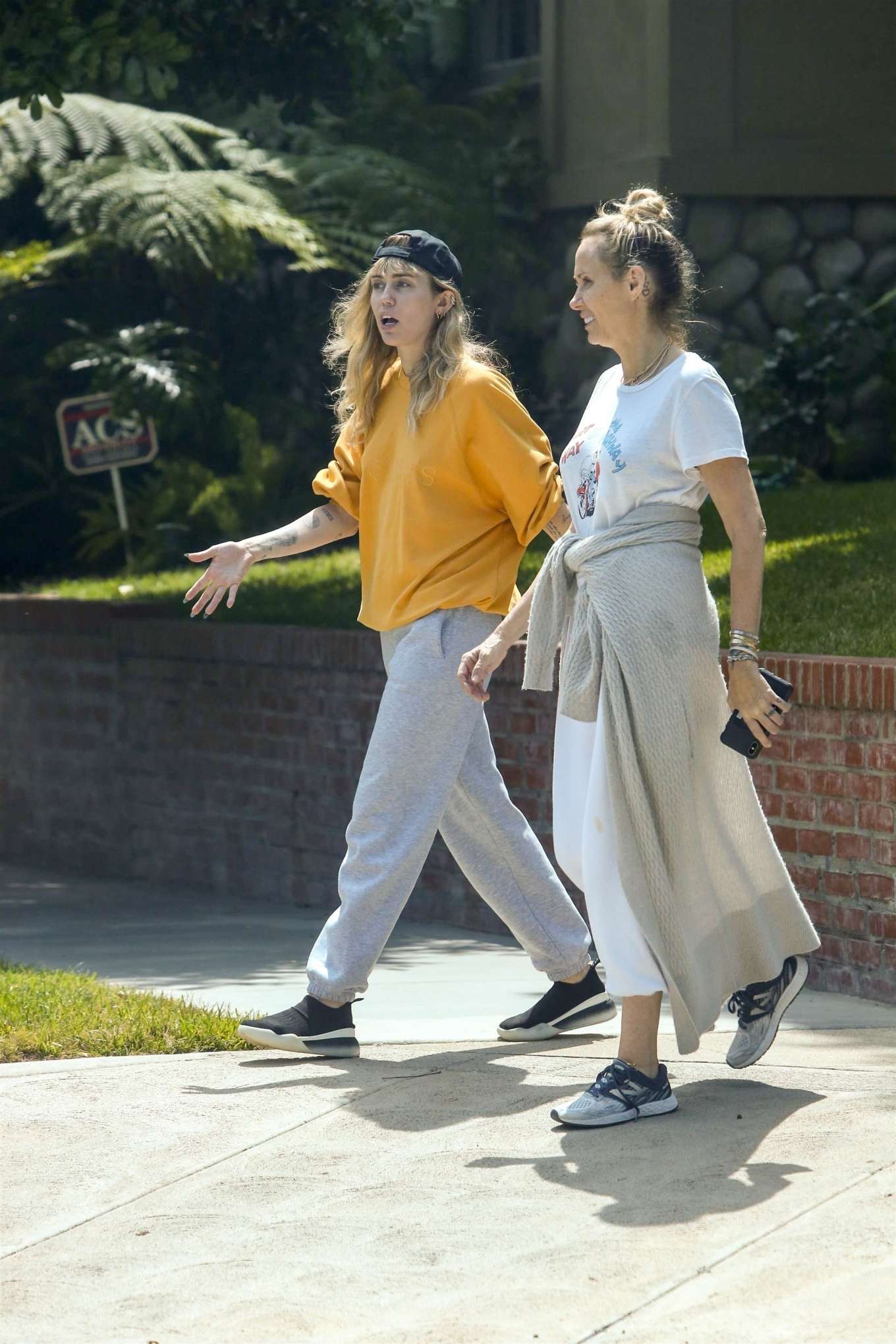 Miley Cyrus 2019 : Miley Cyrus: Out for a walk with her mother Trish-08