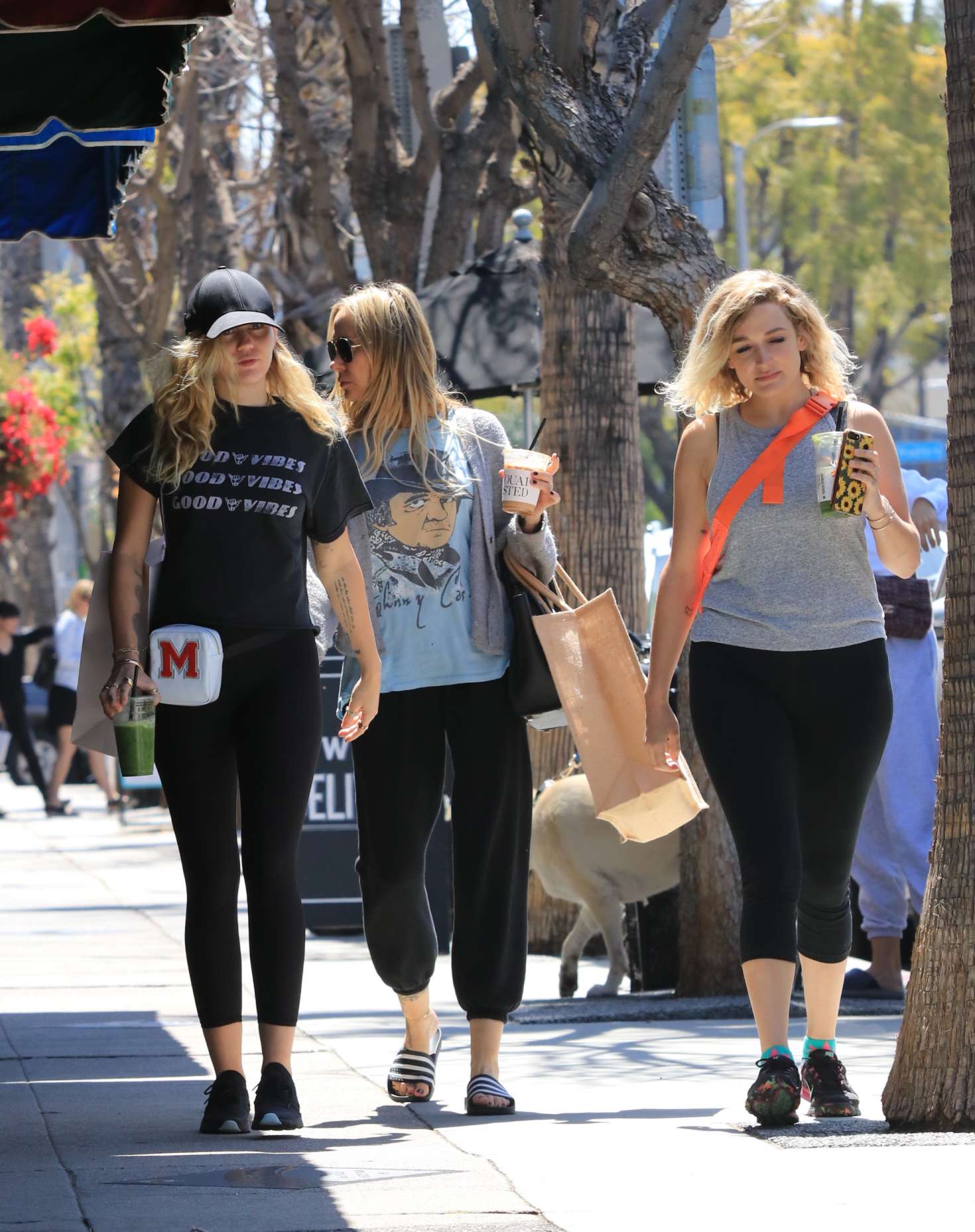 Miley Cyrus 2018 : Miley Cyrus with her mother out in Studio City -03