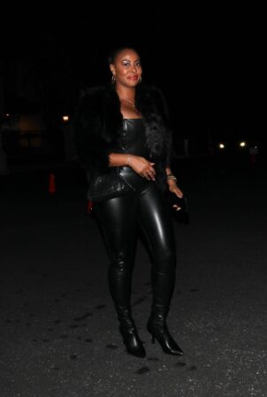 Nichelle Hines – Attends Leonardo DiCaprio’s 48th birthday party in