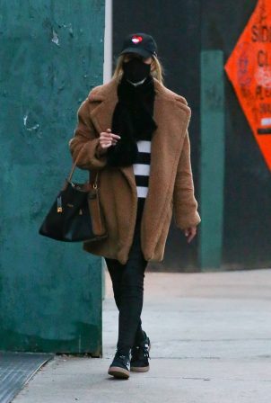 Nicky Hilton - Out running errands in New York