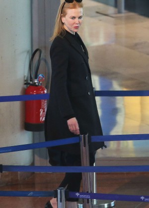 Nicole Kidman Arrives at the Airport in France